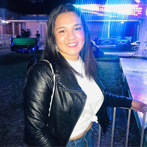 Meet your Posher, Kenia lizeth